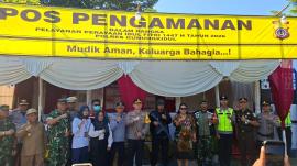 BUPATI GUNUNGKIDUL LAKUKAN KUNJUNGAN KE POS PENGAMANAN LALU LINTAS HARGODUMILAH PATUK